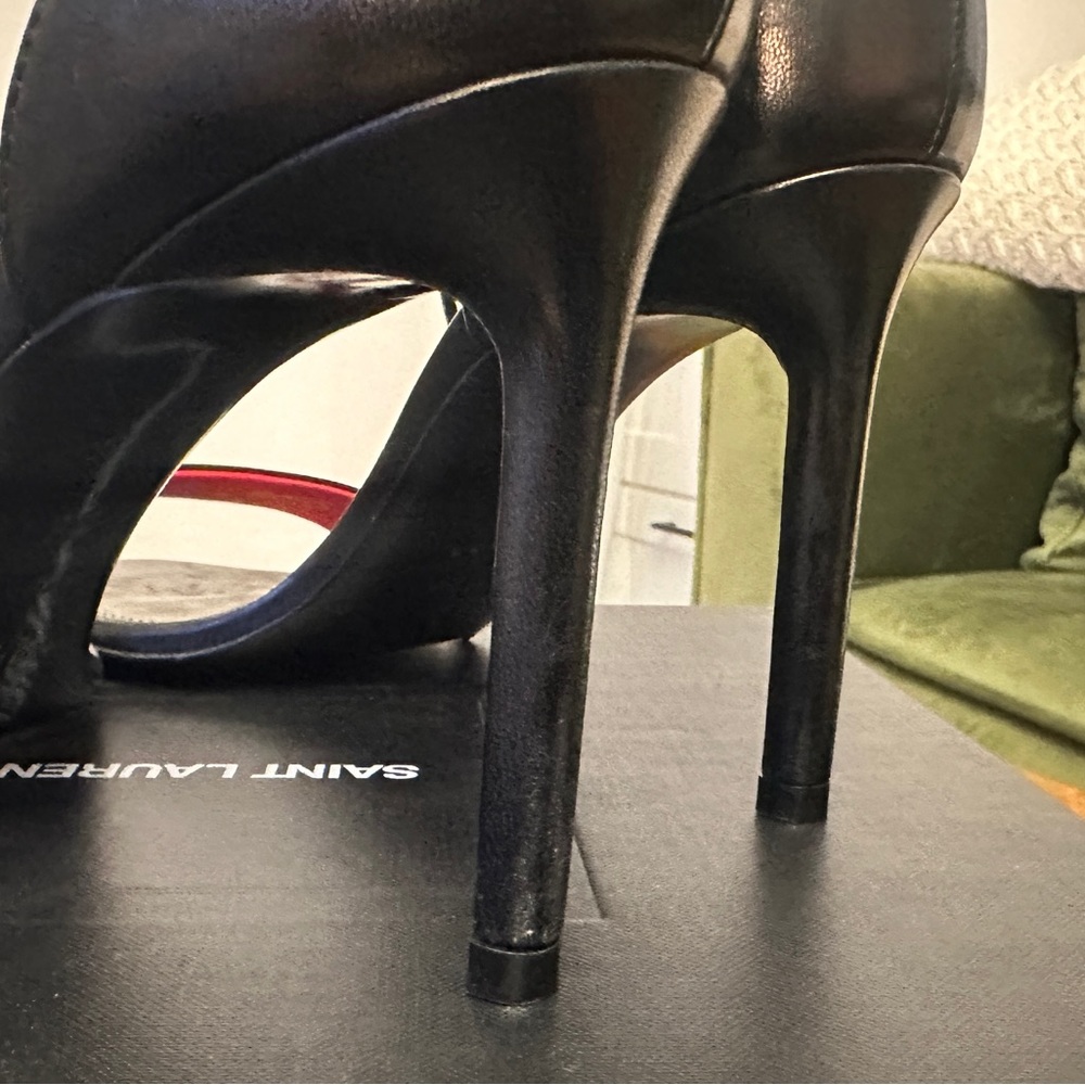 Saint Laurent Amber Sandal in Leather 85mm - Picture 8 of 10